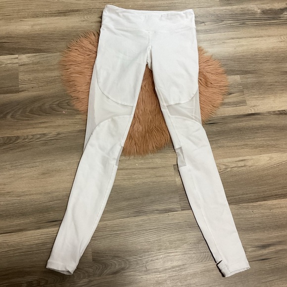 ALO yoga White High Waist Coast Legging Size S - Picture 4 of 13